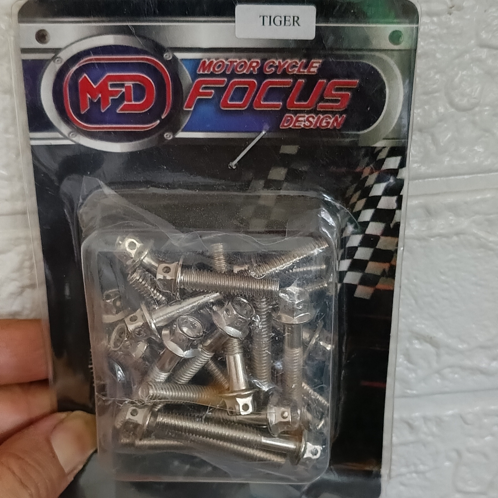 Baut Blok Mesin Tiger Megapro GL Pro Chrome Satu Set