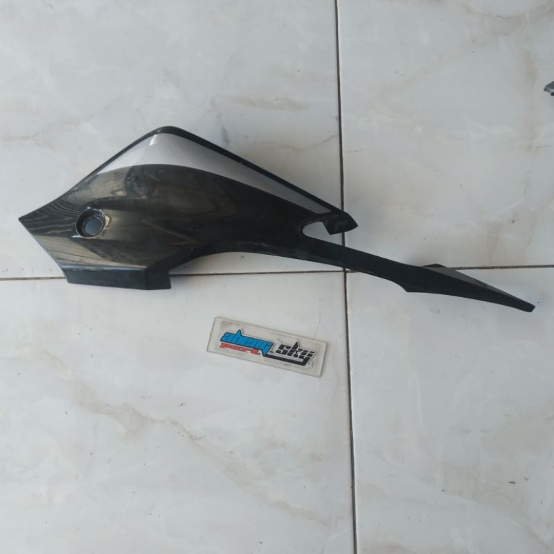 COVER BODY BELAKANG BAGIAN KIRI L CBR 150 K45 BEKAS ORIGINAL