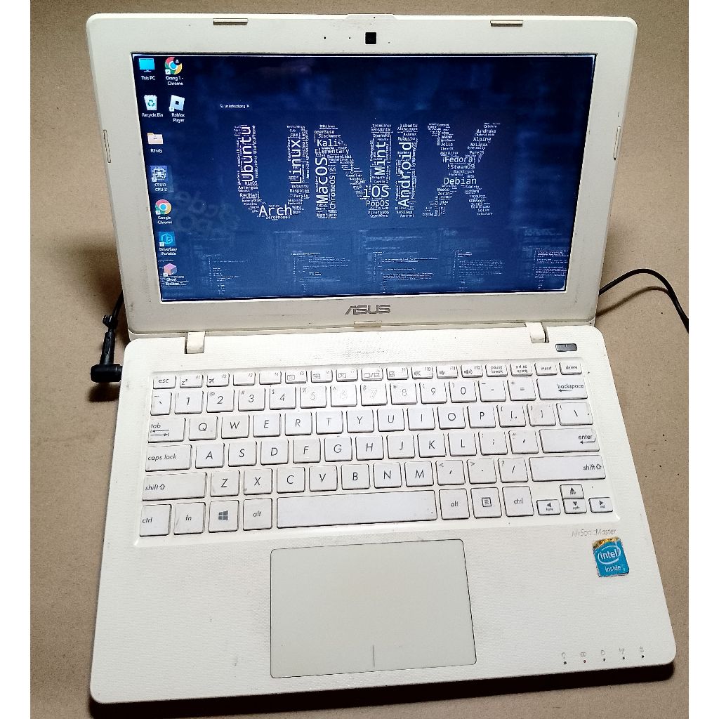 ASUS x200M / Intel Celeron, 4 Core 4 Thread / RAM 4GB / Hardisk 500GB / Chrome OS