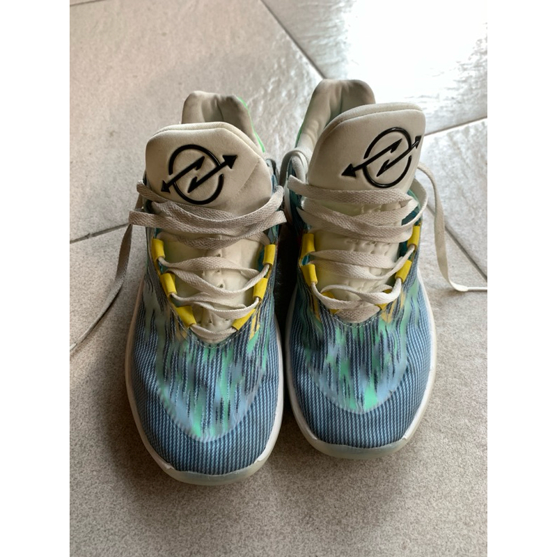 sepatu basket second gt cut 2 size 41