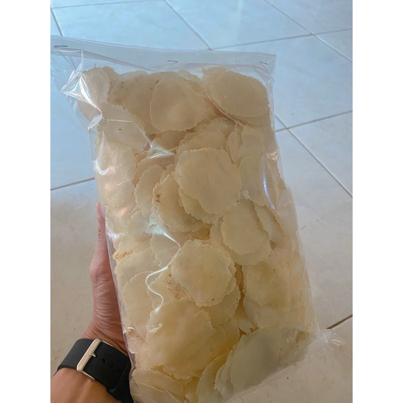 

EMPING MELINJO MENTAH 1 KG BIJI 1 KECIL TIPIS