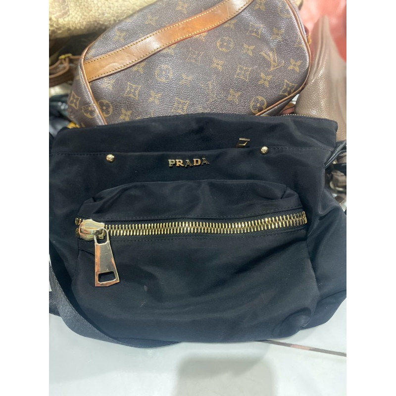 sling bag ala Prada nylon