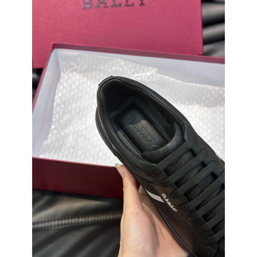 Bally men's low cut casual shoes