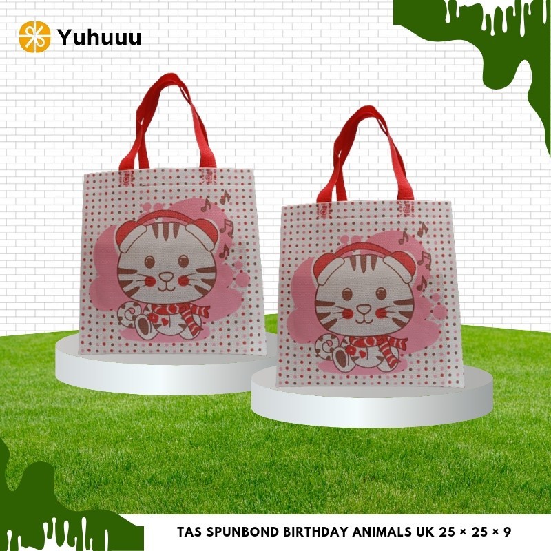 

Tas Spunbond Souvenir Hampers Goodie Bag Ulang Tahun Karakter Animals HBL MERAH