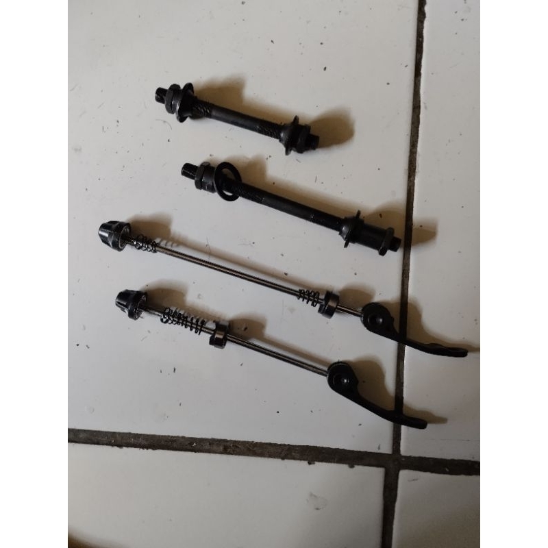 As Qr Quick Release Taiwan Lubang Bolong Roda Depan dan Belakang Sepeda