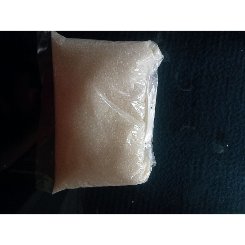 

Gula bungkus setengah kilo dan seperempat
