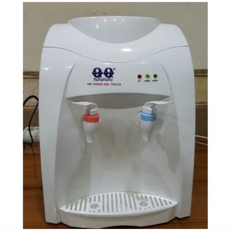 Dispenser QQ putih / Dispenser meja
