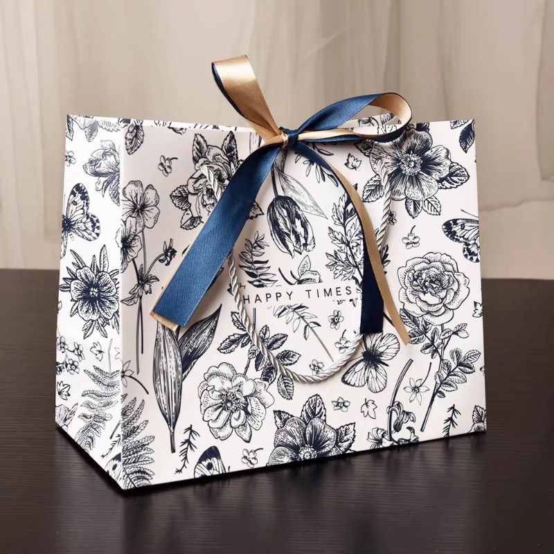 

Paperbag Motif Full Bunga Elegan/P aperbag Premium Motif PUTIH BUNGA HAPPY TIMES / Tas Kado Impor / Tas Hadiah / Hampers