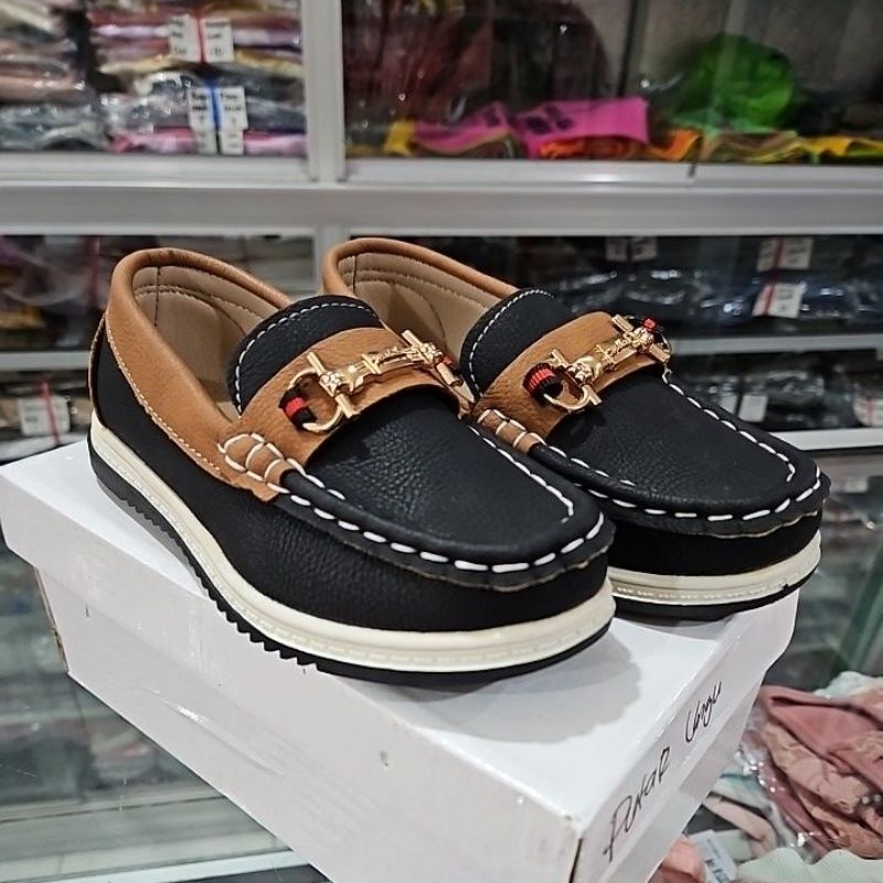 Sepatu pansus anak laki laki viral