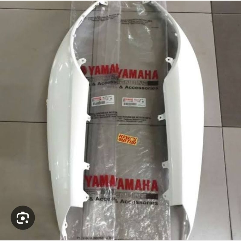 cover body belakang mio j putih kiri dan kanan ori yamaha