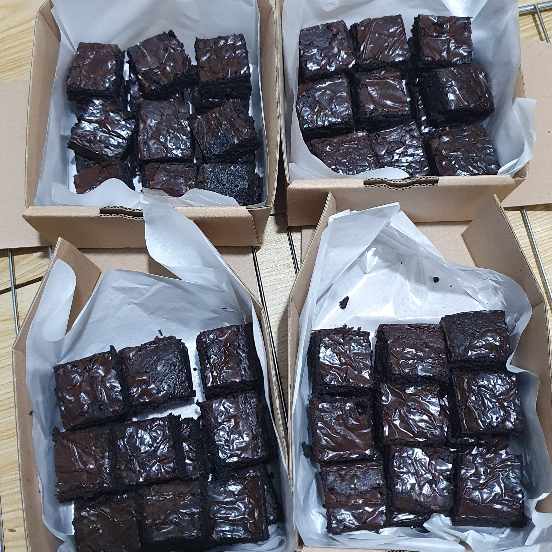 

Fudgy Brownies Bites / Fudgy Brownies Cubes By Longkenong