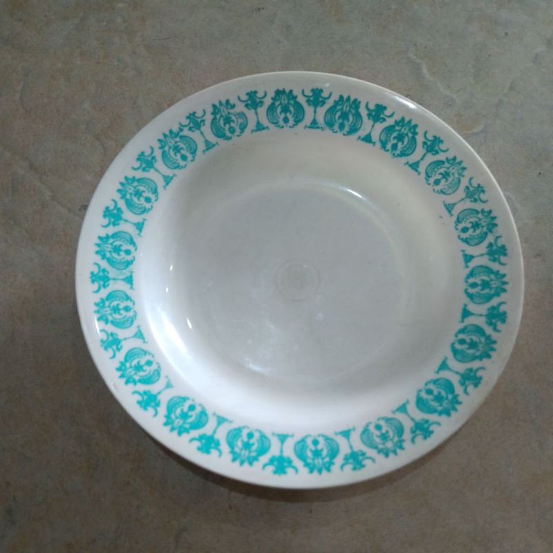Piring makan plastik Nikura 9" piring 23cm