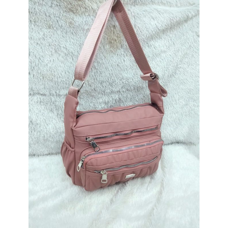 tas selempang ibu ibu model kekinian