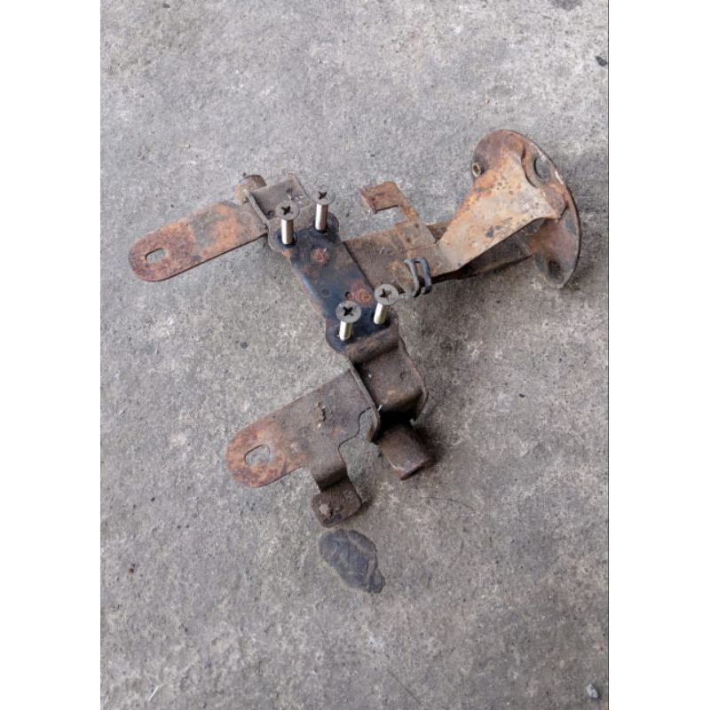 bracket lampu belakang rc100 bravo / dudukan tatakan stoplamp rc 100 bravo original lepasan motor