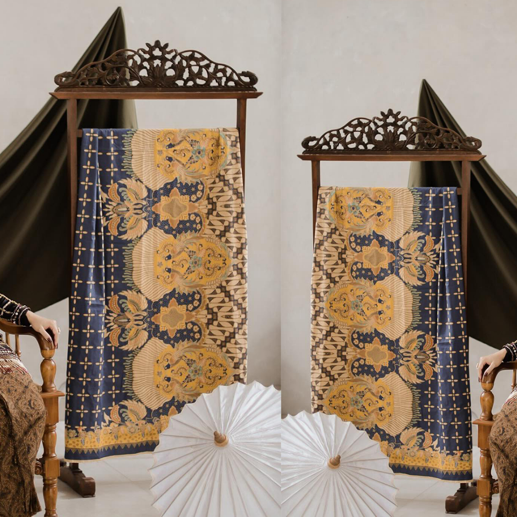 Gawangan gantungan kain ukiran dekorasi kayu jati