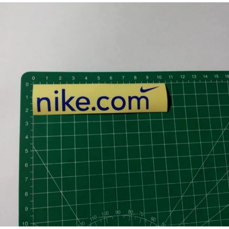

cutting sticker Nike dot com