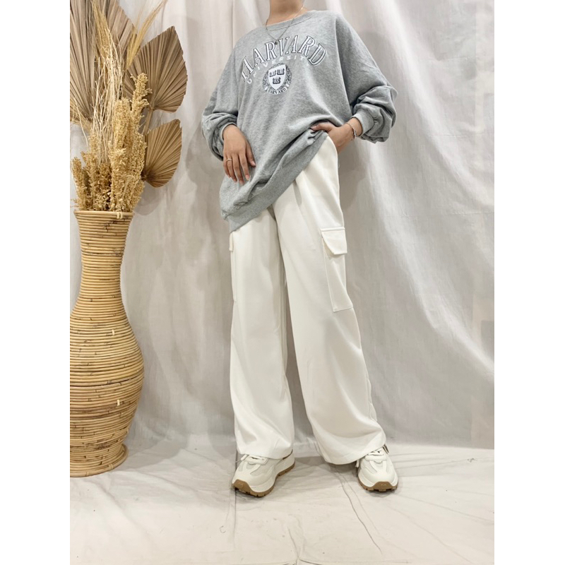 Harvard Sweater Wanita