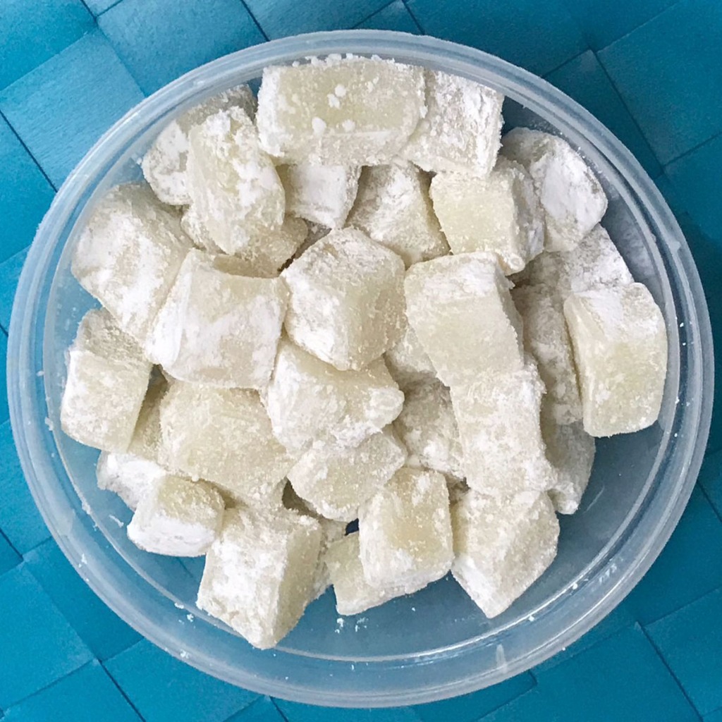 

mochi salju susu tanpa pewarna maupun pengawet