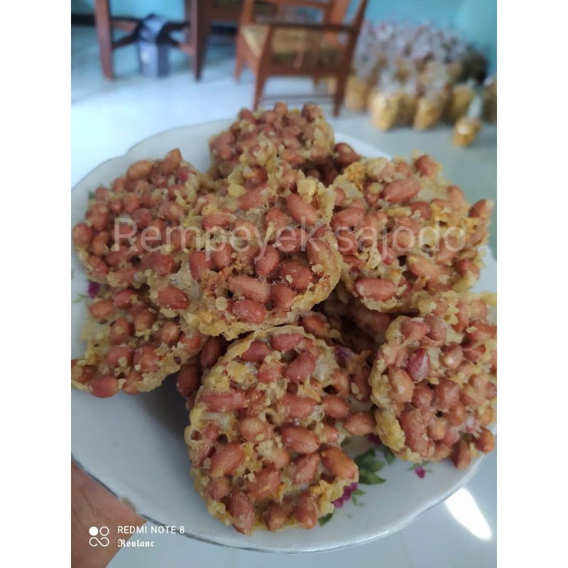 

(Sajodo) Rempeyek kacang khas magelang