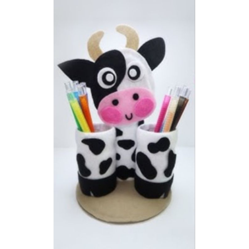 

Tempat Pensil/Pulpen Karakter Anak bentuk Sapi/Hiasan Kelas/Hiasan Meja/Kerajinan kain flanel