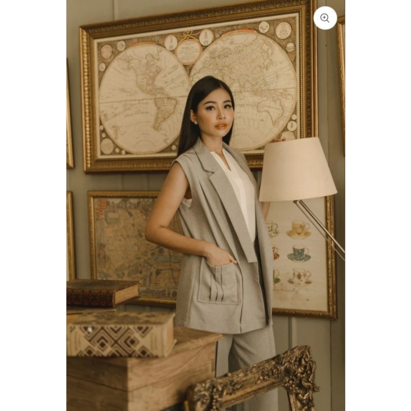 Maven Genie Mario beaver grey New with Tag