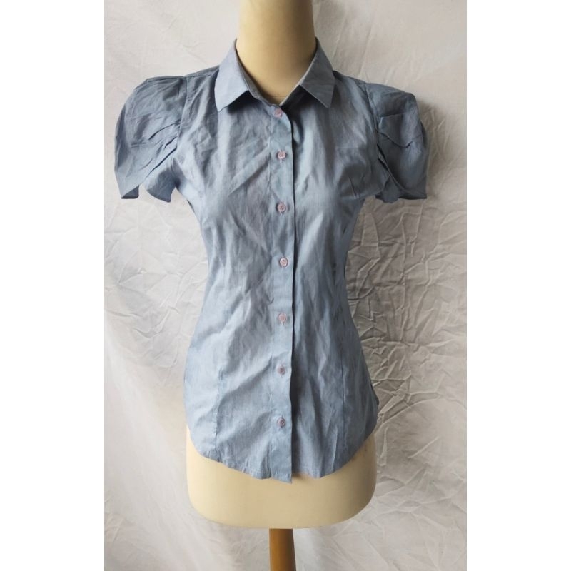 Preloved Kemeja Wanita By Plastic Island Salur Biru