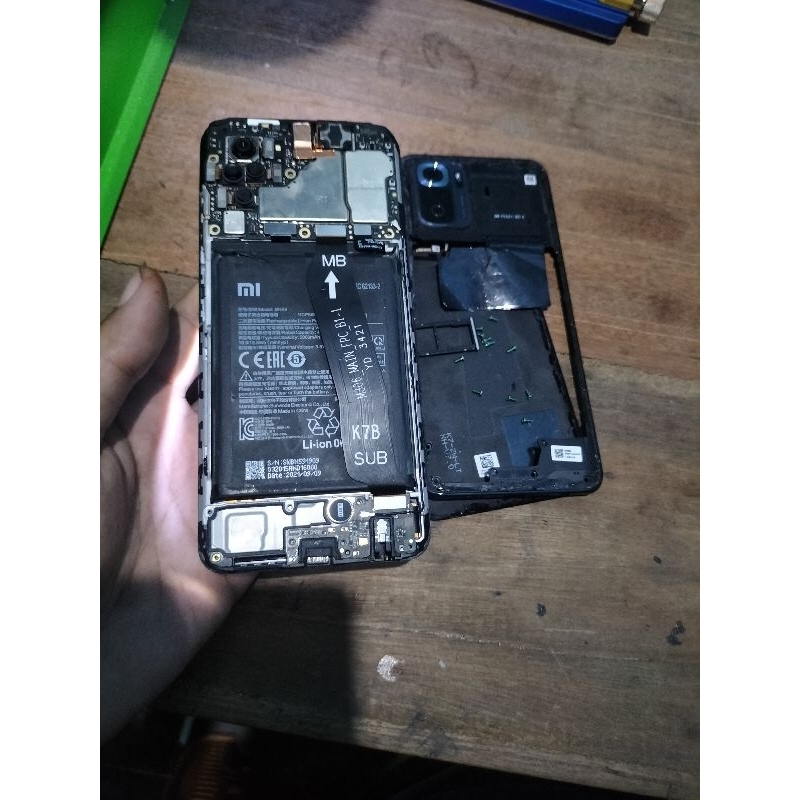 redmi not10s ram6/128 minus lcd ,,mesin tested dijamin normal nominus no pola kondisi masih hidup lc