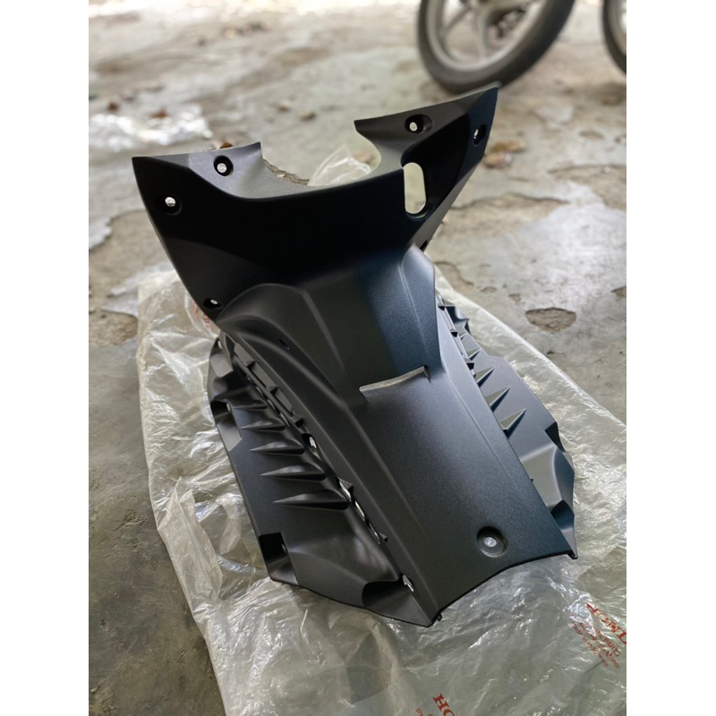 64320 KWB 920 DEK TENGAH BLADE KARBU ORIGINAL AHM 64320-kwb-920 Legshield Tengah Honda BLADE Cover D