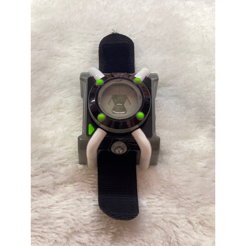 Ben 10 Deluxe Omnitrix Alien Sounds Toy Watch - Playmates - Electic On