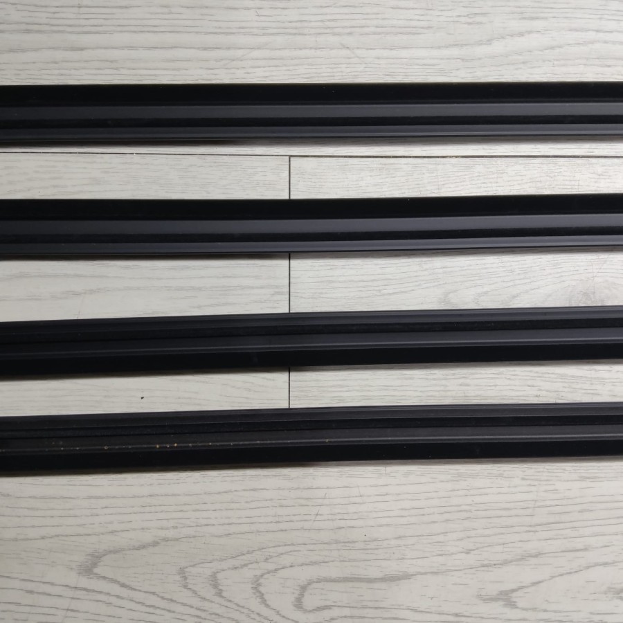 Pelipit kaca luar mobil Suzuki SX4