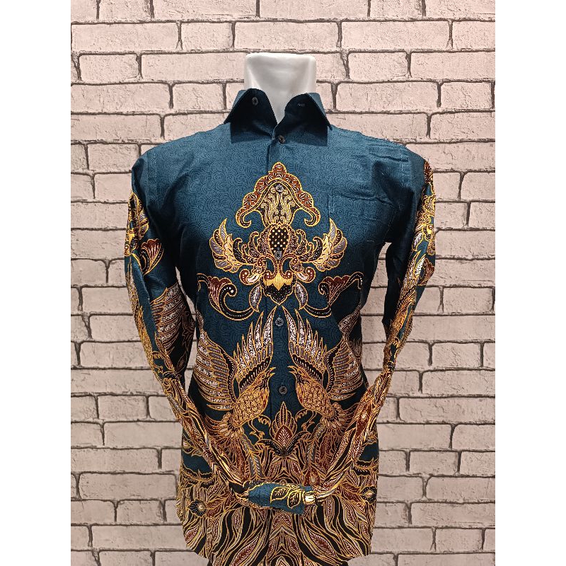Alisan Batik Motif Burung Garuda Lengan Panjang Slimfit