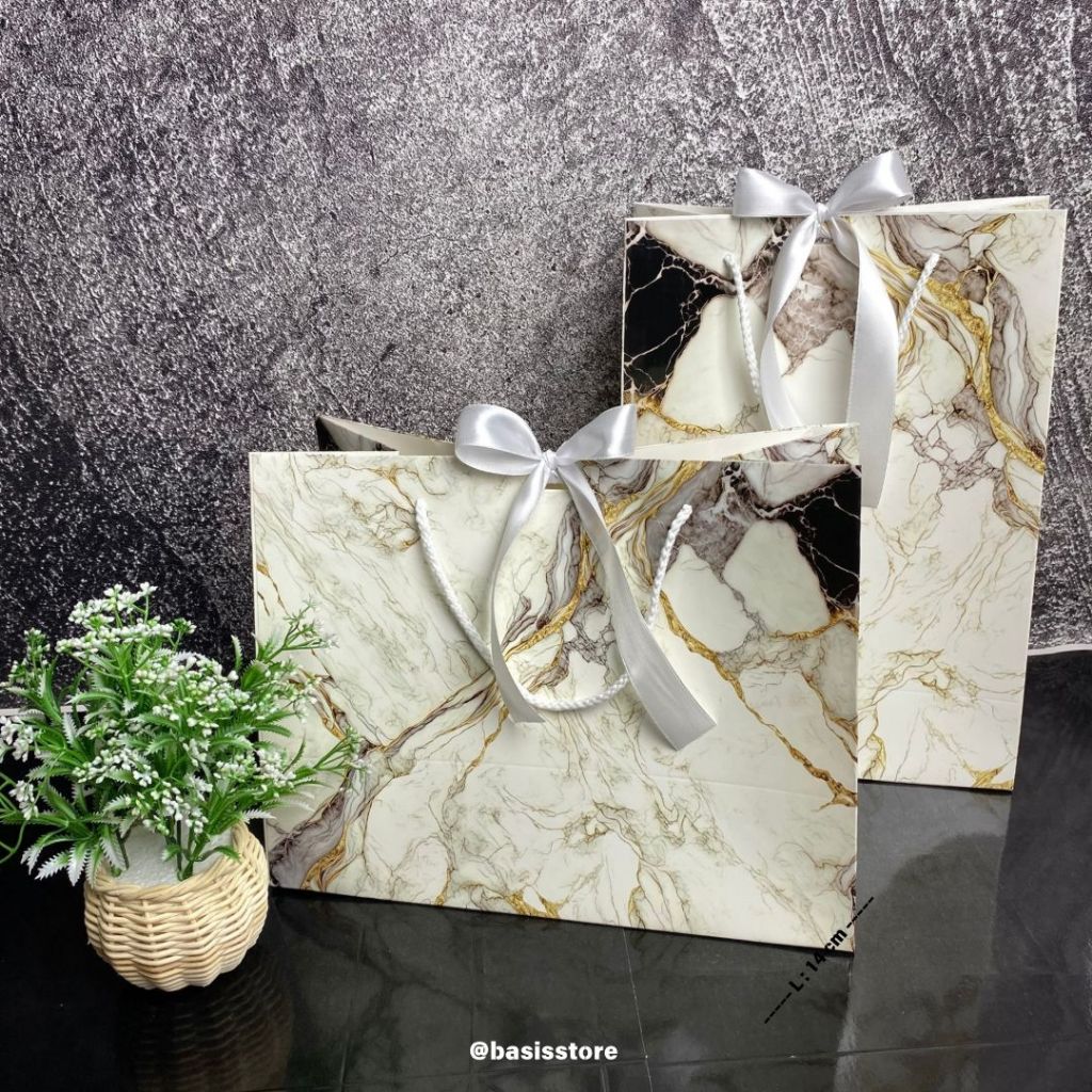 

Paper Bag Motif OM White Lanscape & Potrait Tas Kado Premium Souvenir Aesthetic Bridesmaid