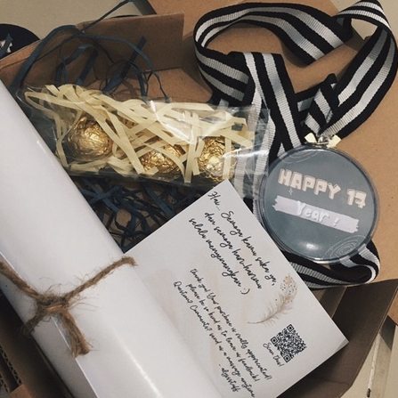 

TAMBAHAN REQUEST CARD / COKELAT/FOTO