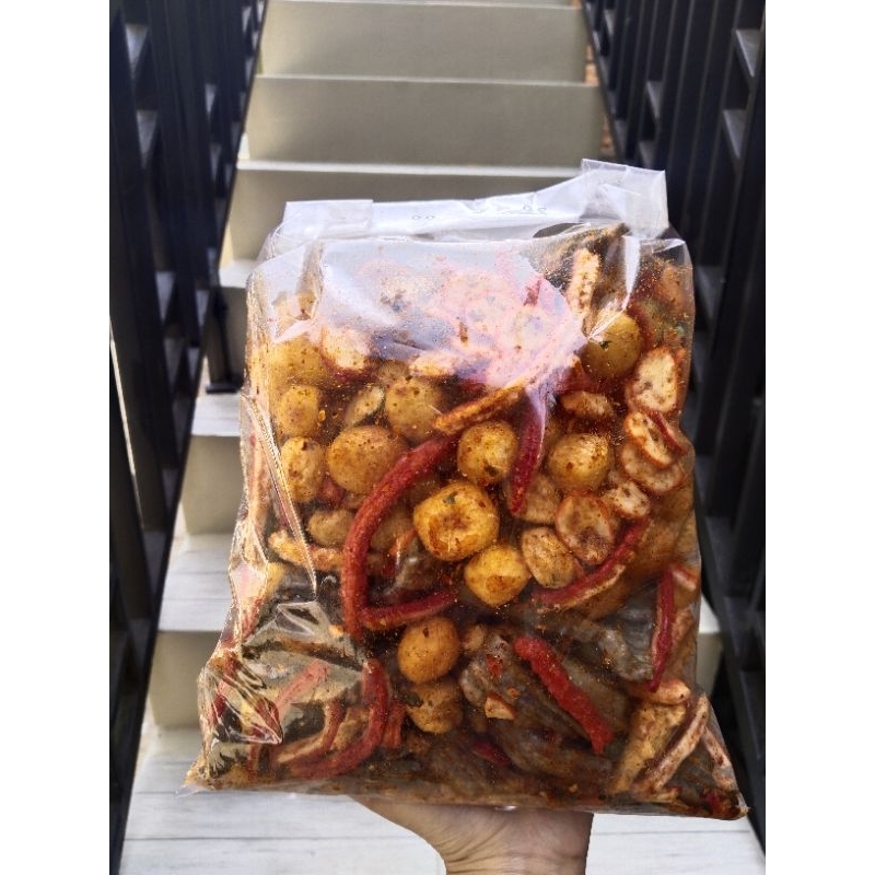 

Seblak campur /mix isi aneka seblak kering bumbu pedas cikruh