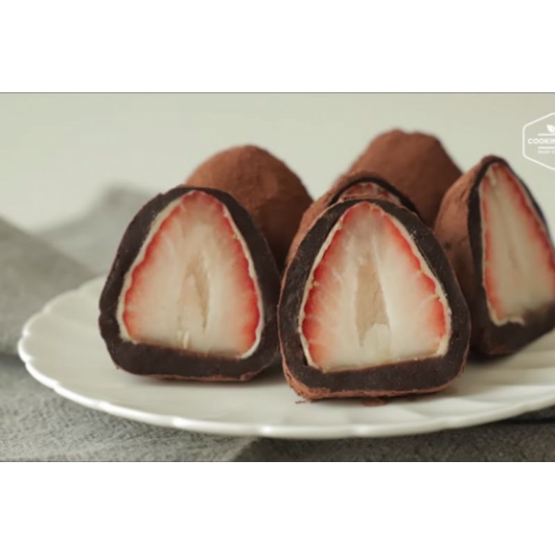 

MOCHI COKLAT STROBERI