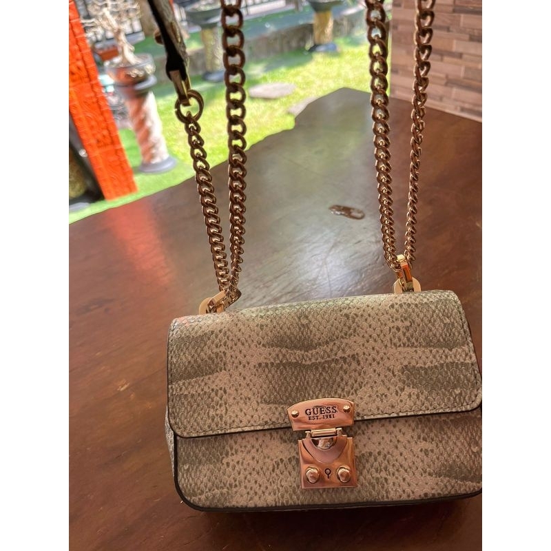 Tas Guess Original Store - Preloved