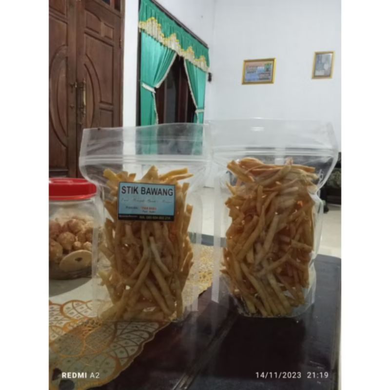 

kue stik bawang kemasan 1.5grm