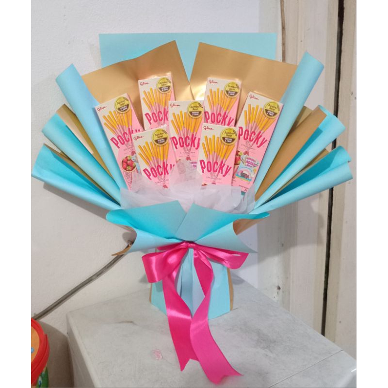 

bucket pocky pink hadiah valentine/ulang tahun/wisuda/aniversarry