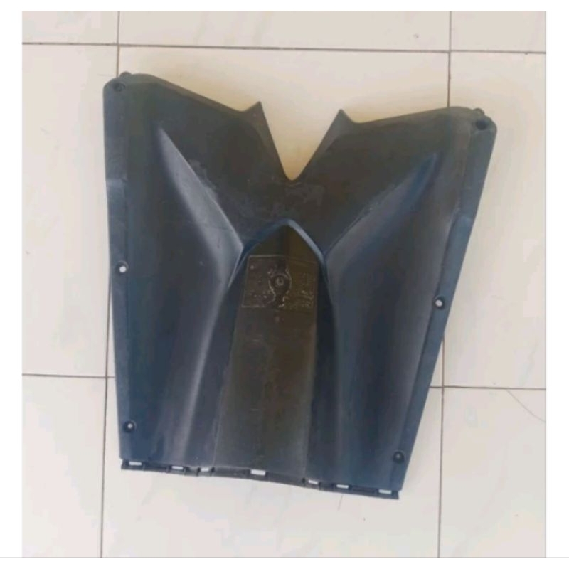 COVER DEK KUNCI BAWAH VARIO 125 OLD ORIGINAL
