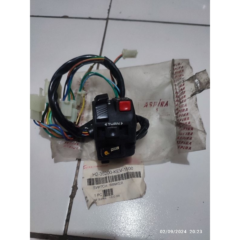 holder saklar kiri supra x 100 original