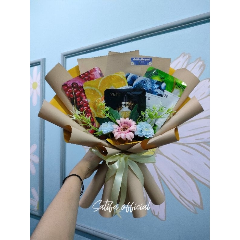 Bouquet Skincare Sheet Mask Bioaqua / Bucket Hadiah Ulang Tahun Buket Masker Makeup