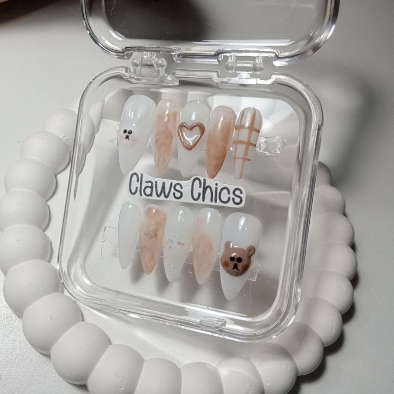 Kuku Palsu motif kelinci lucu