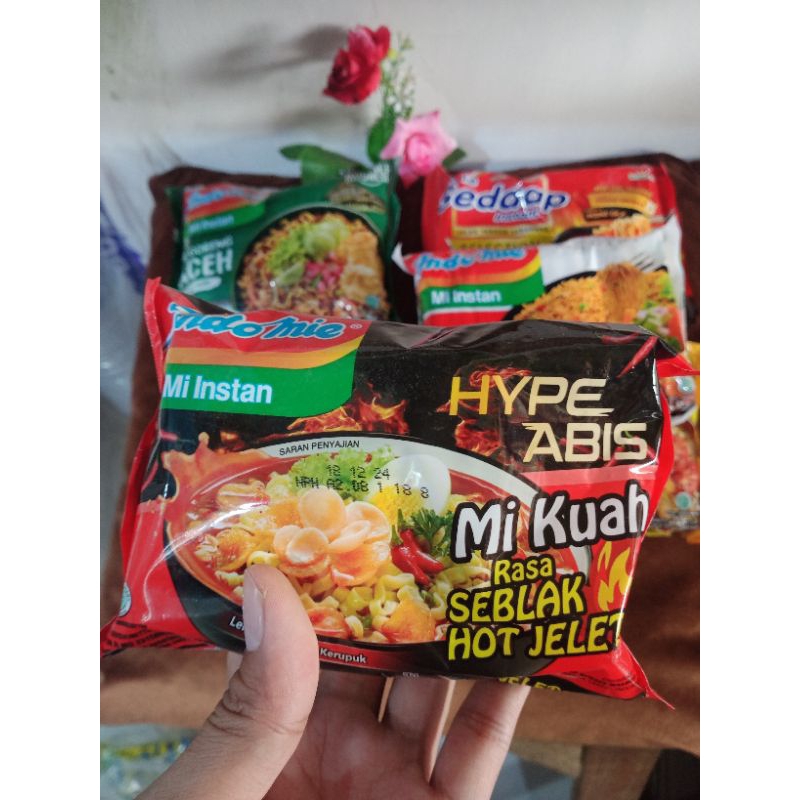 

INDOMIE goreng & kuah /Indomie hype ayam geprek/Indomie rendang/Indomie ayam bawang
