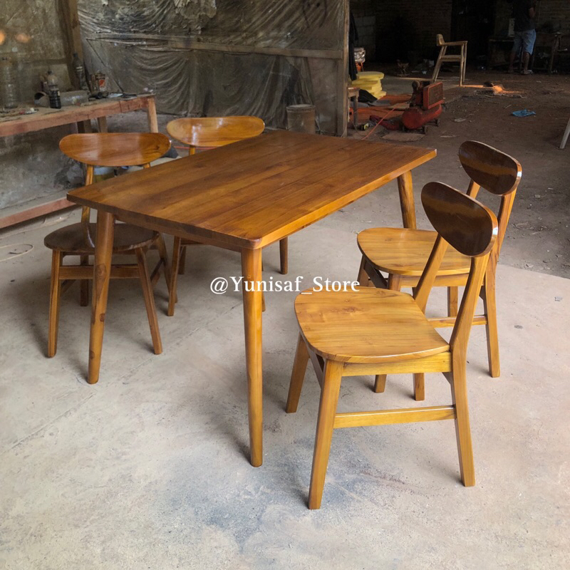 Meja Makan Kayu Jati 4 Kursi Minimalis