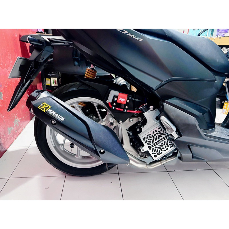 HUGGER AIRBLADE NEW ORIGINAL PNP VARIO160