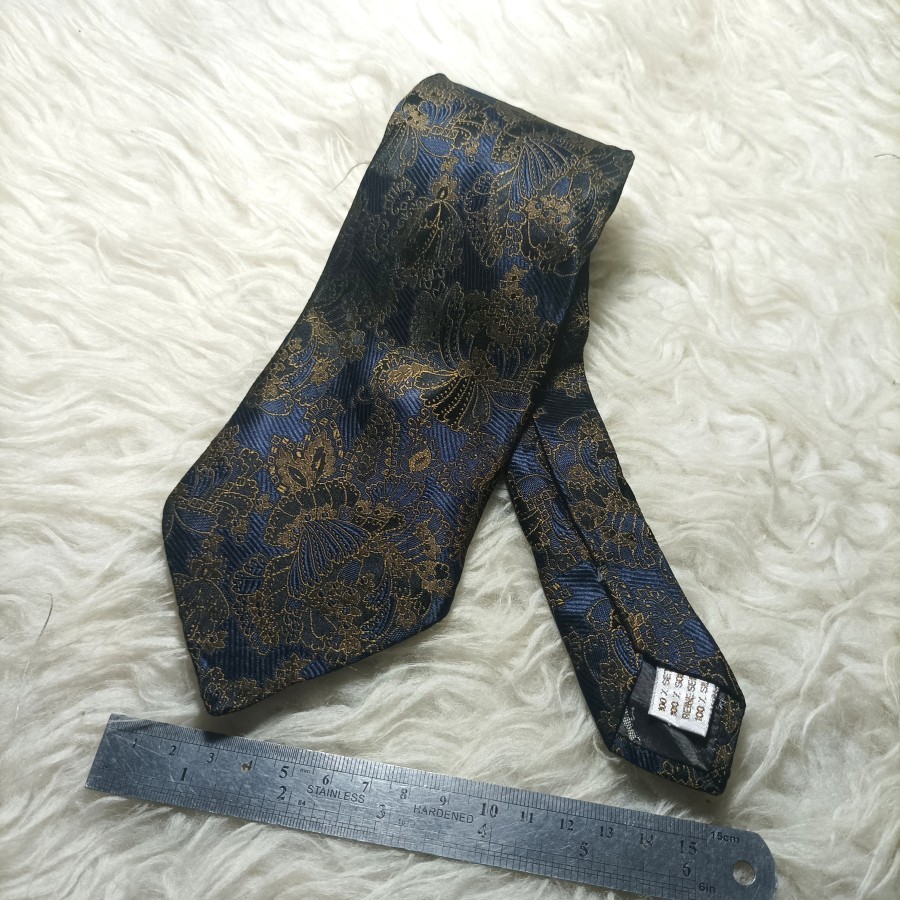 dasi vintage Longchamp Paris jacquard pattern silk necktie luxury