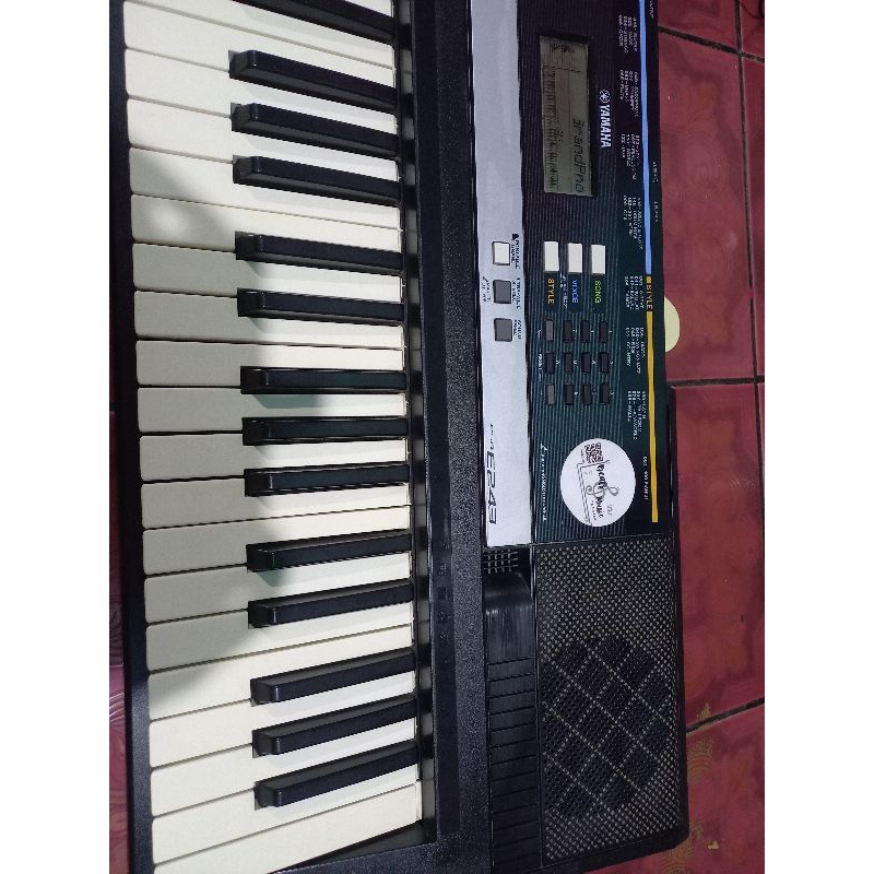 piano/keyboard/yamaha psr seri e243 second