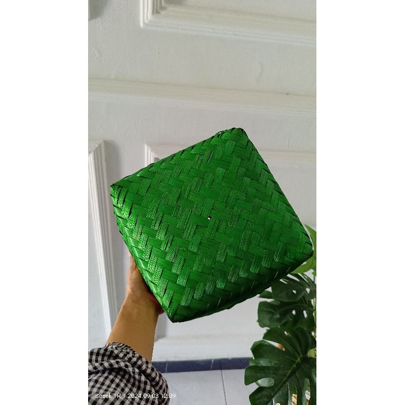 

Besek warna uk 22x22