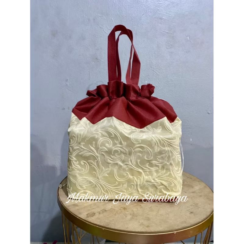 (12 pcs) Tas Kain Serut 22 x 22 Embos Motif/Tas Serut Hajatan 22 x 22/Tas Serut Motif Untuk Dus Nasi