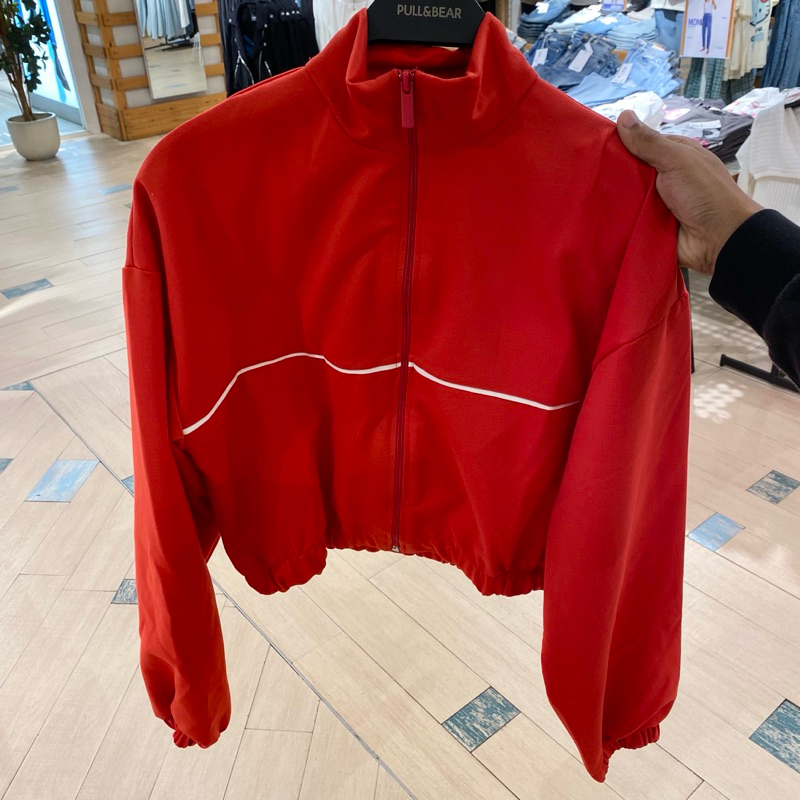 Jastip. Jacket Crop Pull&Bear (Women)